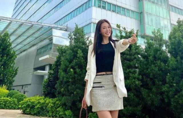 怀孕四年前离巢退圈自言不适合在娱乐圈发展开元棋牌appTVB港姐小花结婚三年宣布(图6)